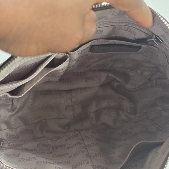 Michael Kors Hobo Bag Brooklyn Grommet Large Leather Studded Women Tassles Y2k - Picture 14 of 16